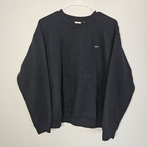 Basic Black Levi's Crewneck